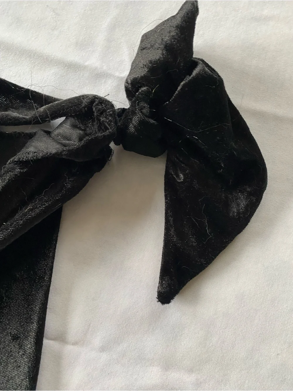 NWOT Halloween Black Kids Velvet Like Cape Size Large 10-12